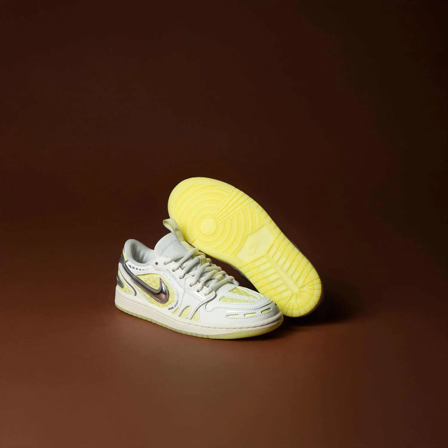 Wmns Air Jordan 1 Low Method of Make V3 Sail and Luminous