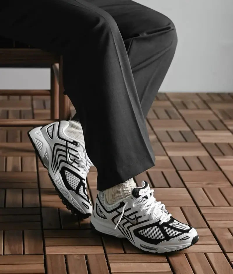 Nike Air Peg 2K5 White and Black