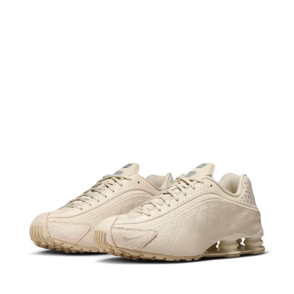Nike Shox R4 Natural and Metallic Silver - Sneakers